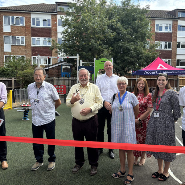 Avenue Sucy Ribbon Cutting